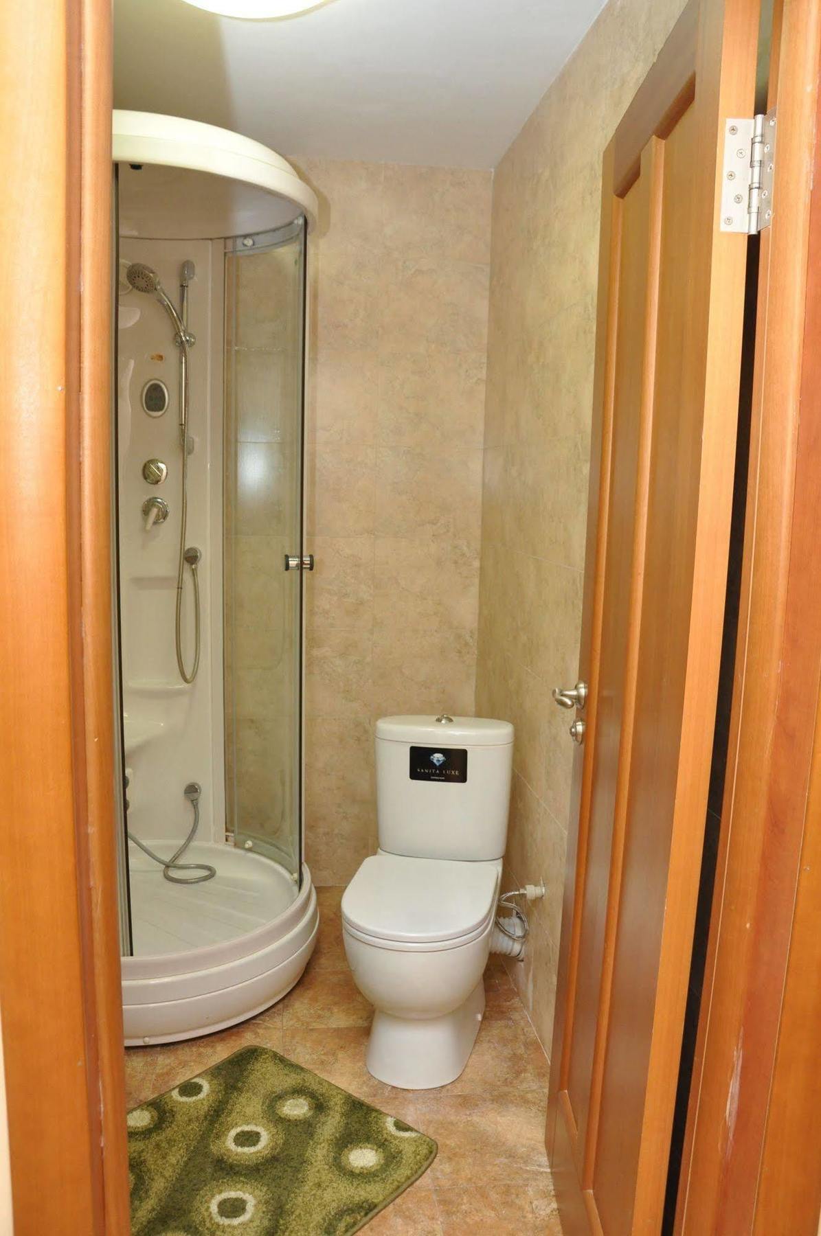Art Hostel الماتي المظهر الخارجي الصورة