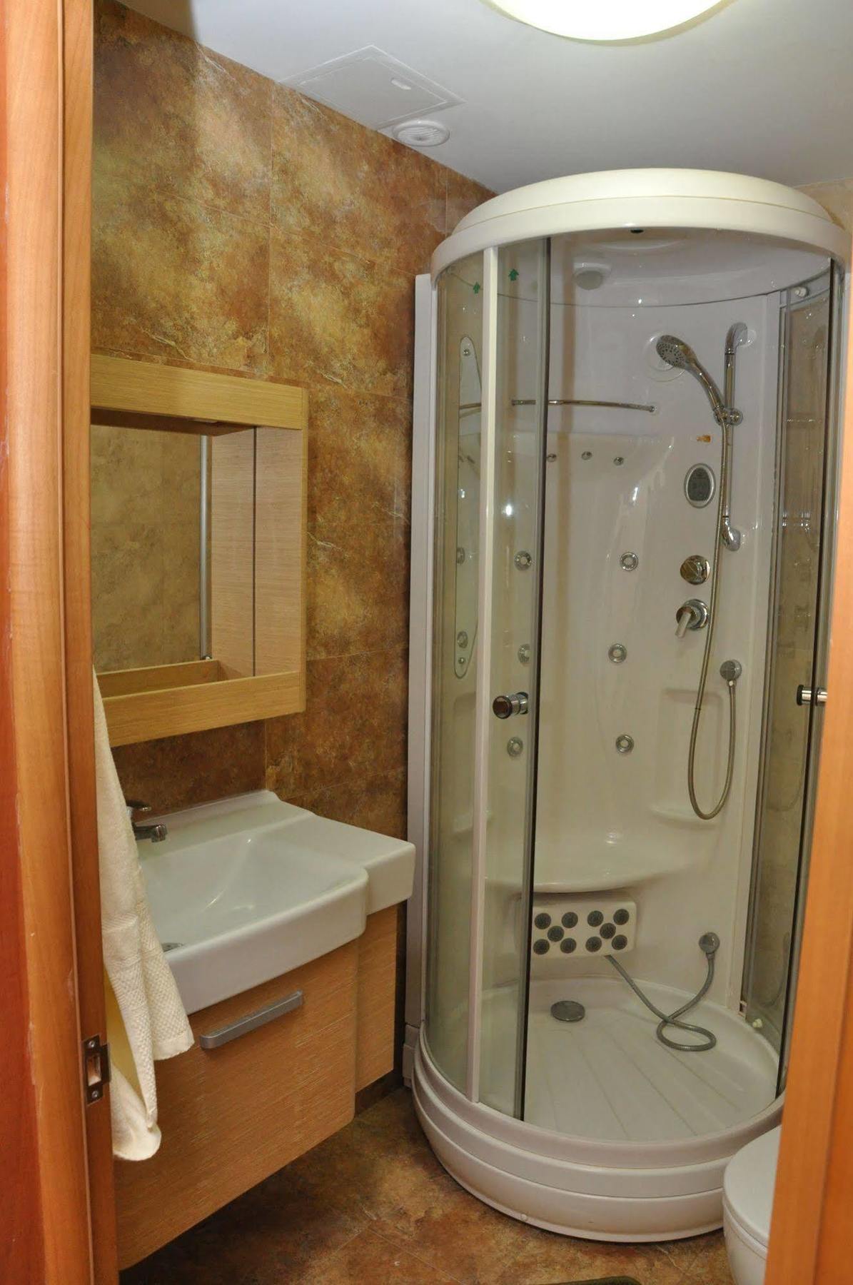 Art Hostel الماتي المظهر الخارجي الصورة
